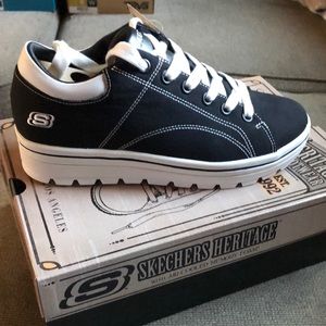 SKECHERS STREET CLEATS 2-BRING IT BACK SIZE 7.5